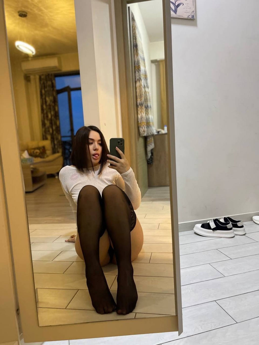 Lena Escort